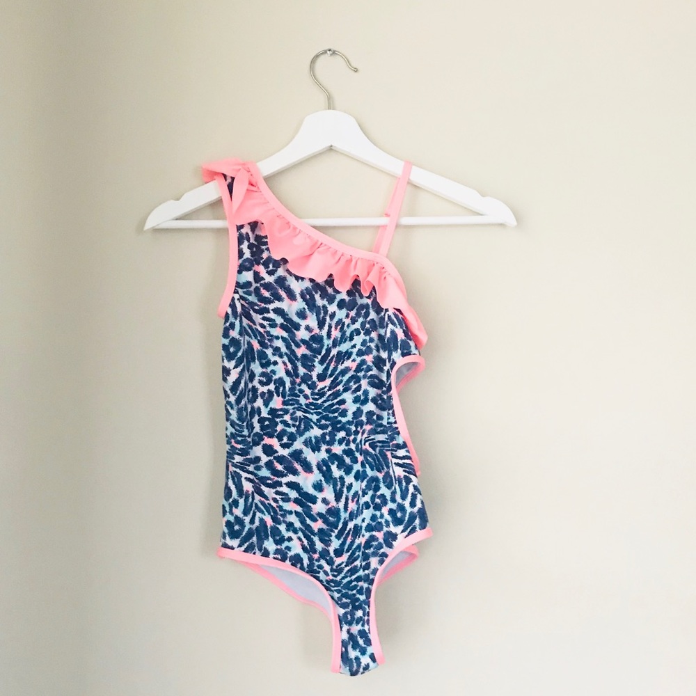 Girls one piece bathing suit💜